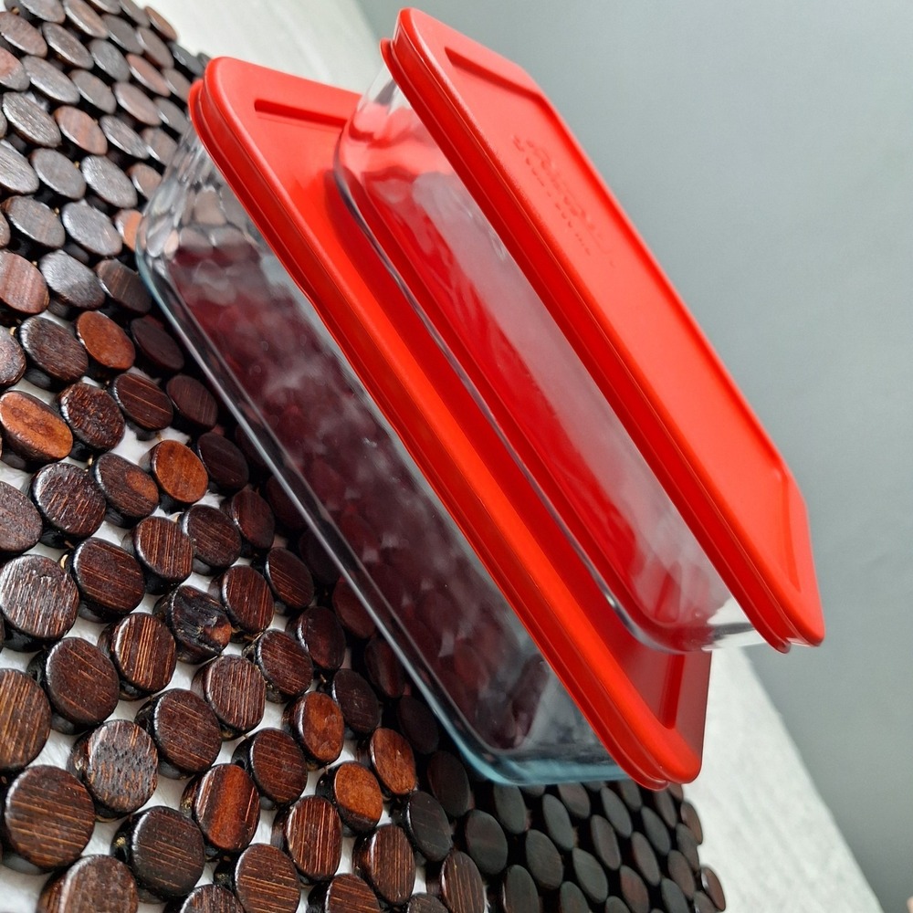 2 PYREX Clear Glass Storage Baking Containers #7210 3 Cup #7211 6 Cup Red Lids